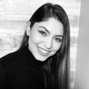 Meet your Posher, Crystal